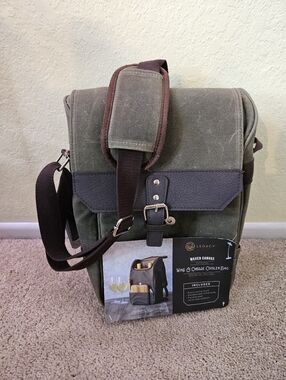 NWT Legacy wine & Cheese  Olive Green Waxed Canvas Messenger Cooler Bag